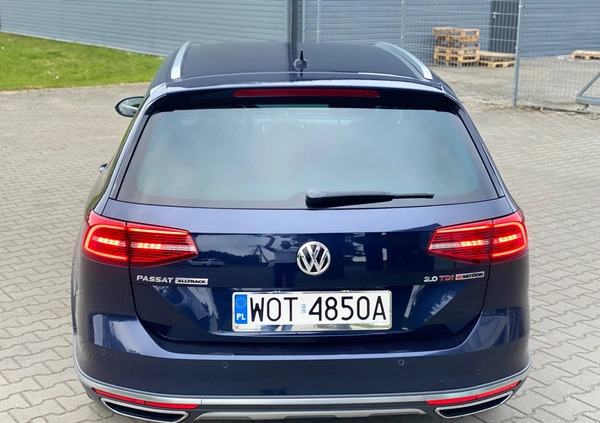 Volkswagen Passat cena 82900 przebieg: 220000, rok produkcji 2016 z Gryfice małe 781